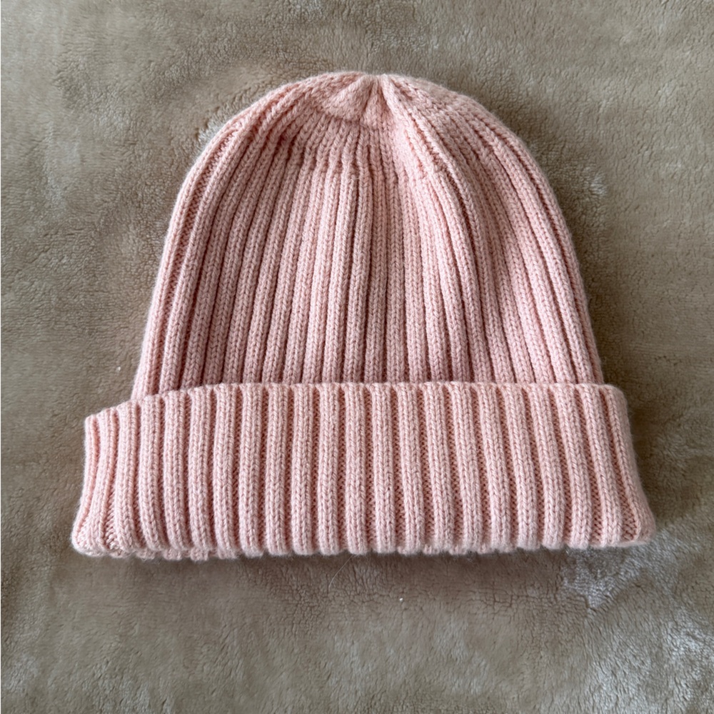 Baby Pink Brandy Melville Ski beanie hat!🩰🎀
